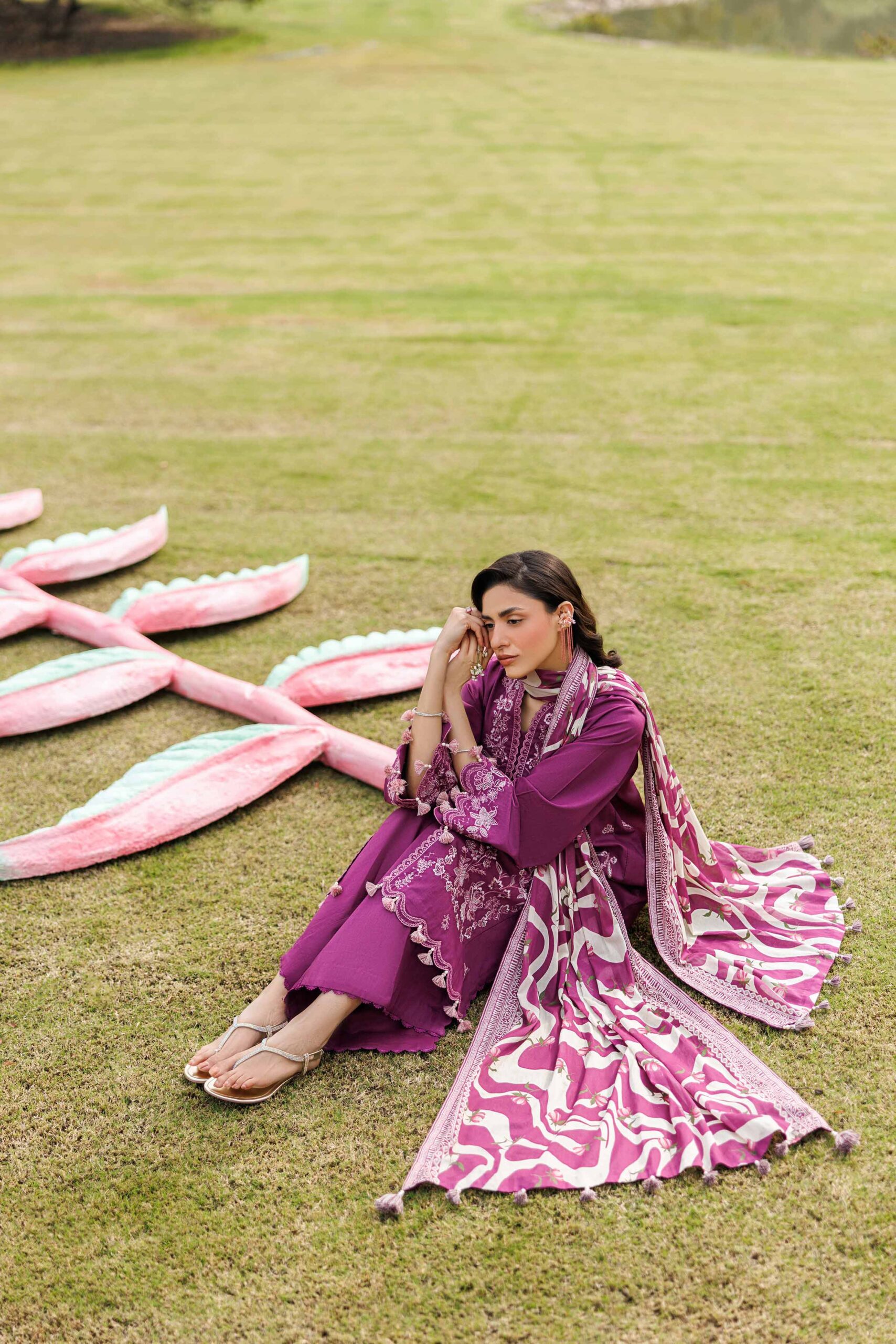 3 Piece - Printed Embroidered Suit - 42601534 - Image 3