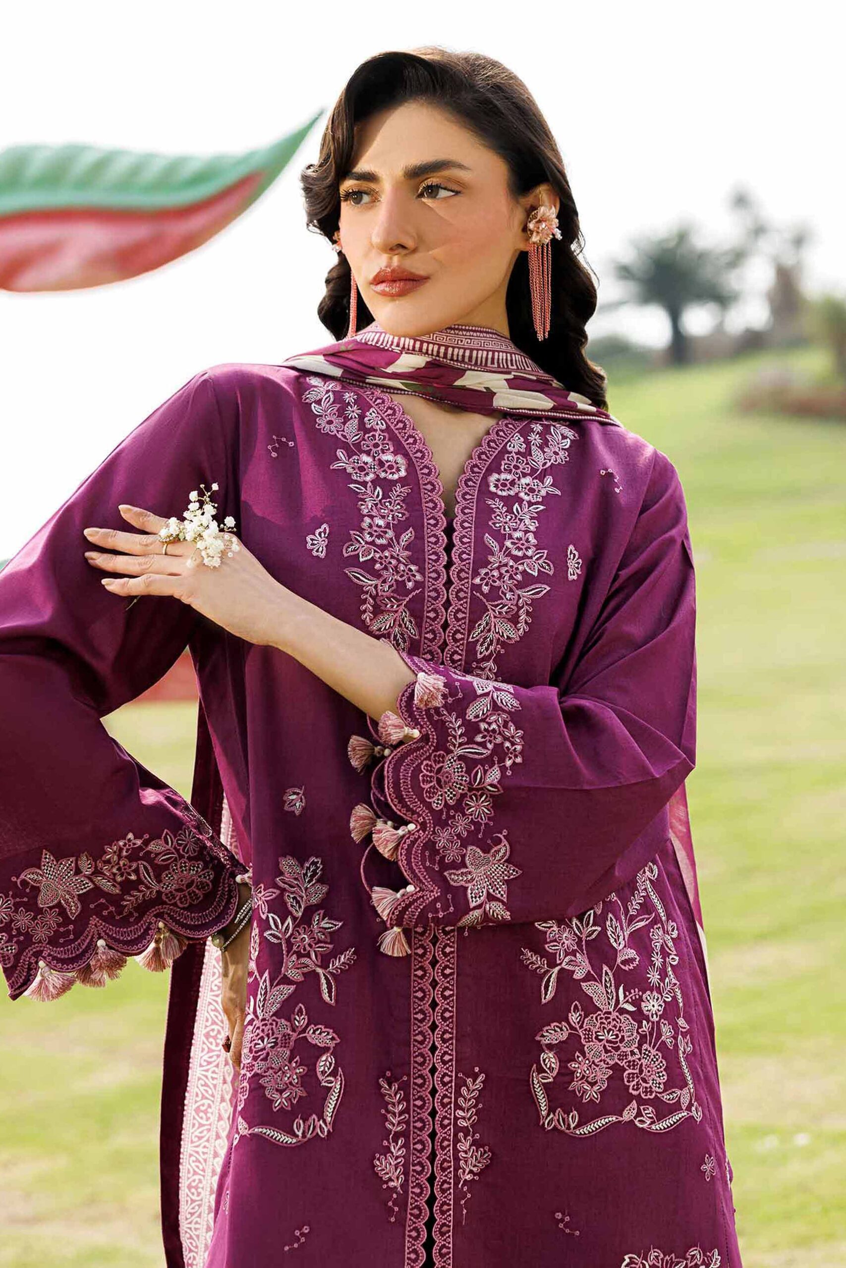 3 Piece - Printed Embroidered Suit - 42601534 - Image 2